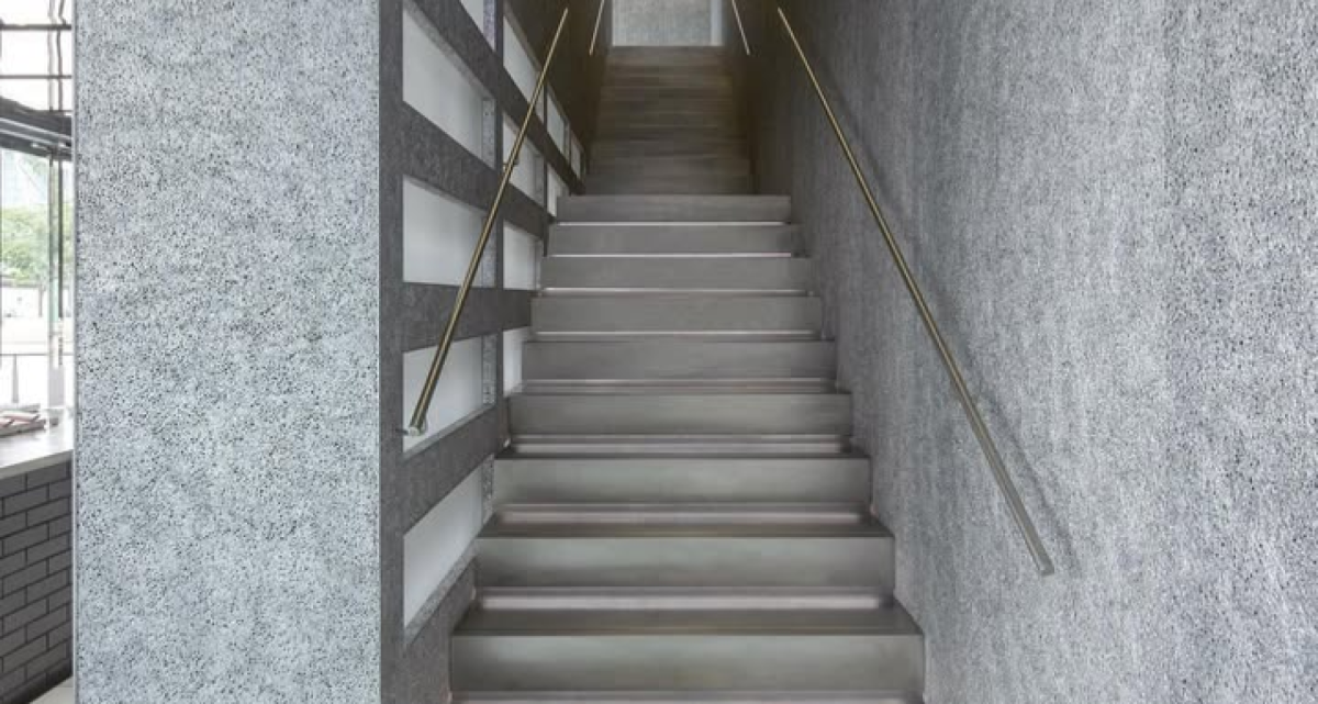 Ausion Wandverkleidung Treppenaufgang